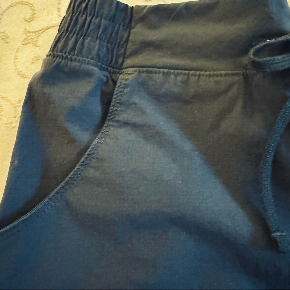 Eddie Bauer Rolled Hem Nylon Spandex Shorts - Picture 9 of 16